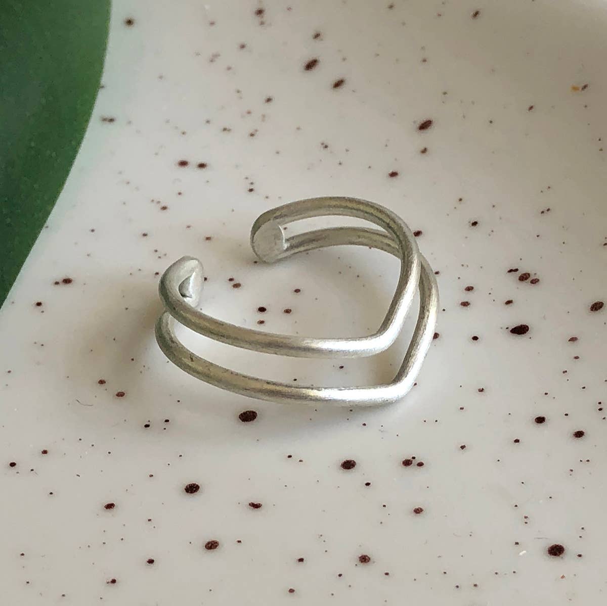 WorldFinds - Double V Ring - Silver